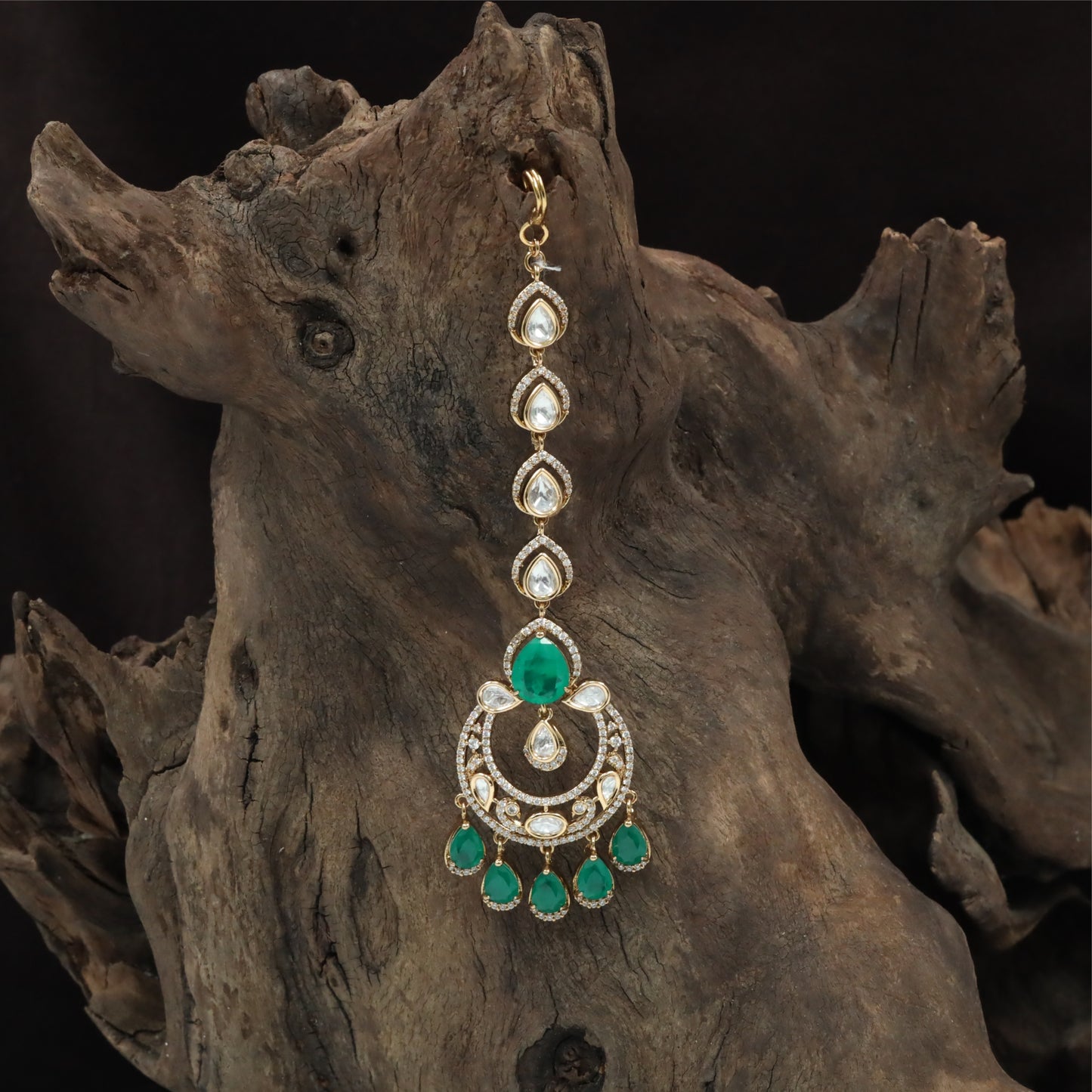 Arched Kundan Pendant Tikka with Teardrop Link Chain and Drop Fringe