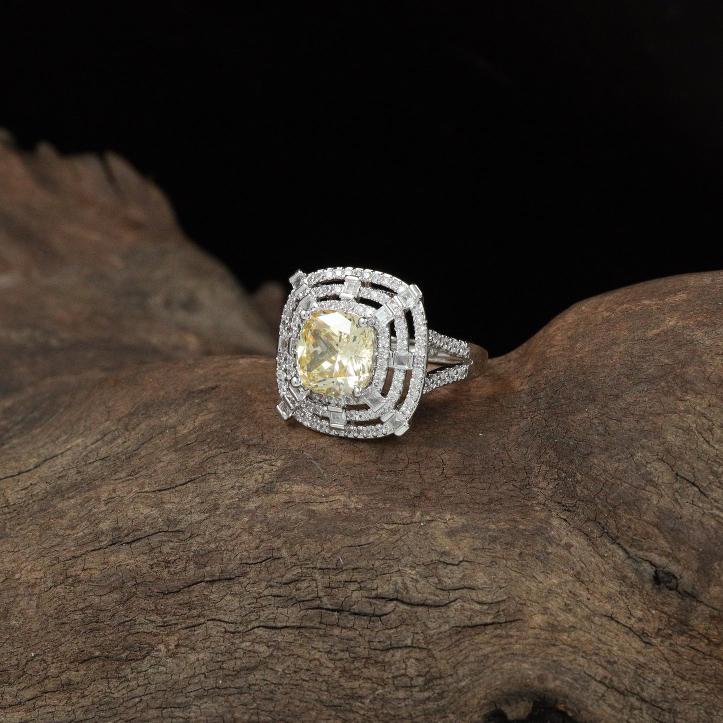 Gallery Border Finger Ring with Elevated Centre Layout