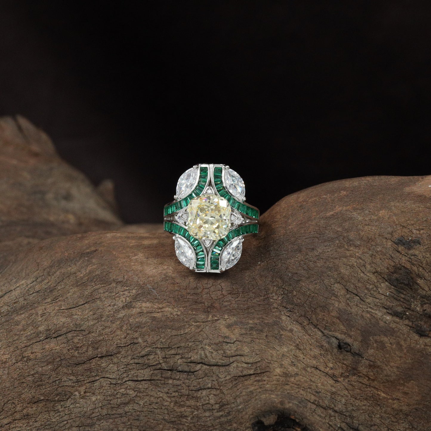 Contour dual‑tone array finger ring arrangement emphasizing symmetry