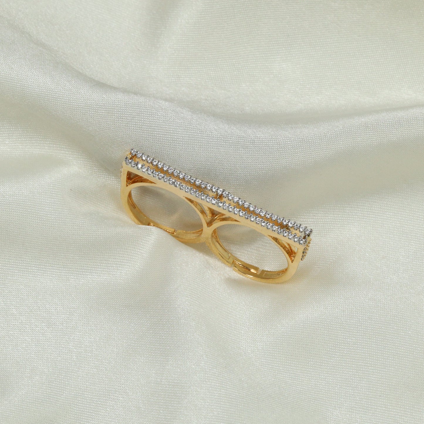 Parallel bar grid finger ring pattern with harmonious gemstone flow