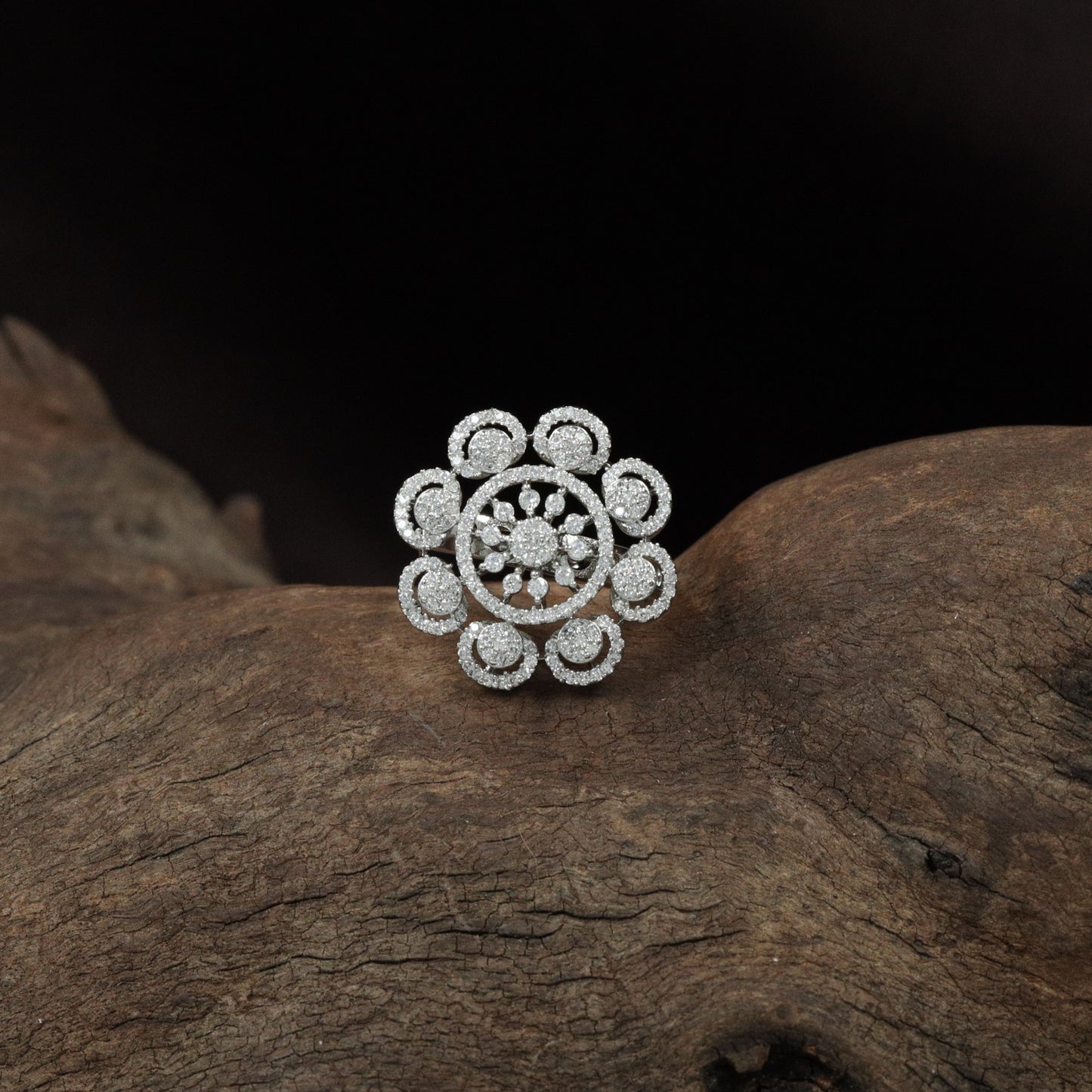 Circular spiral frame finger ring design