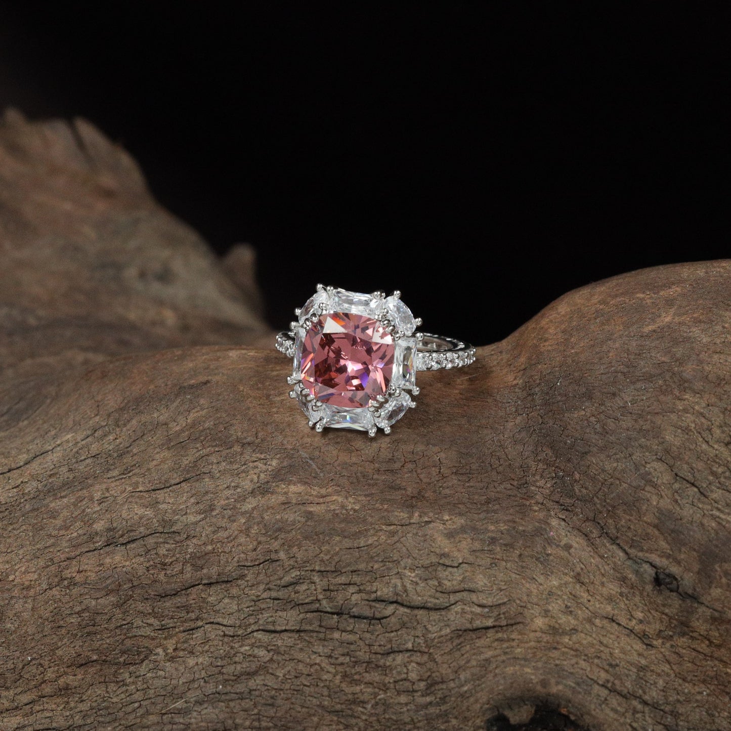 Gallery Halo Finger Ring with Angular Side Layout