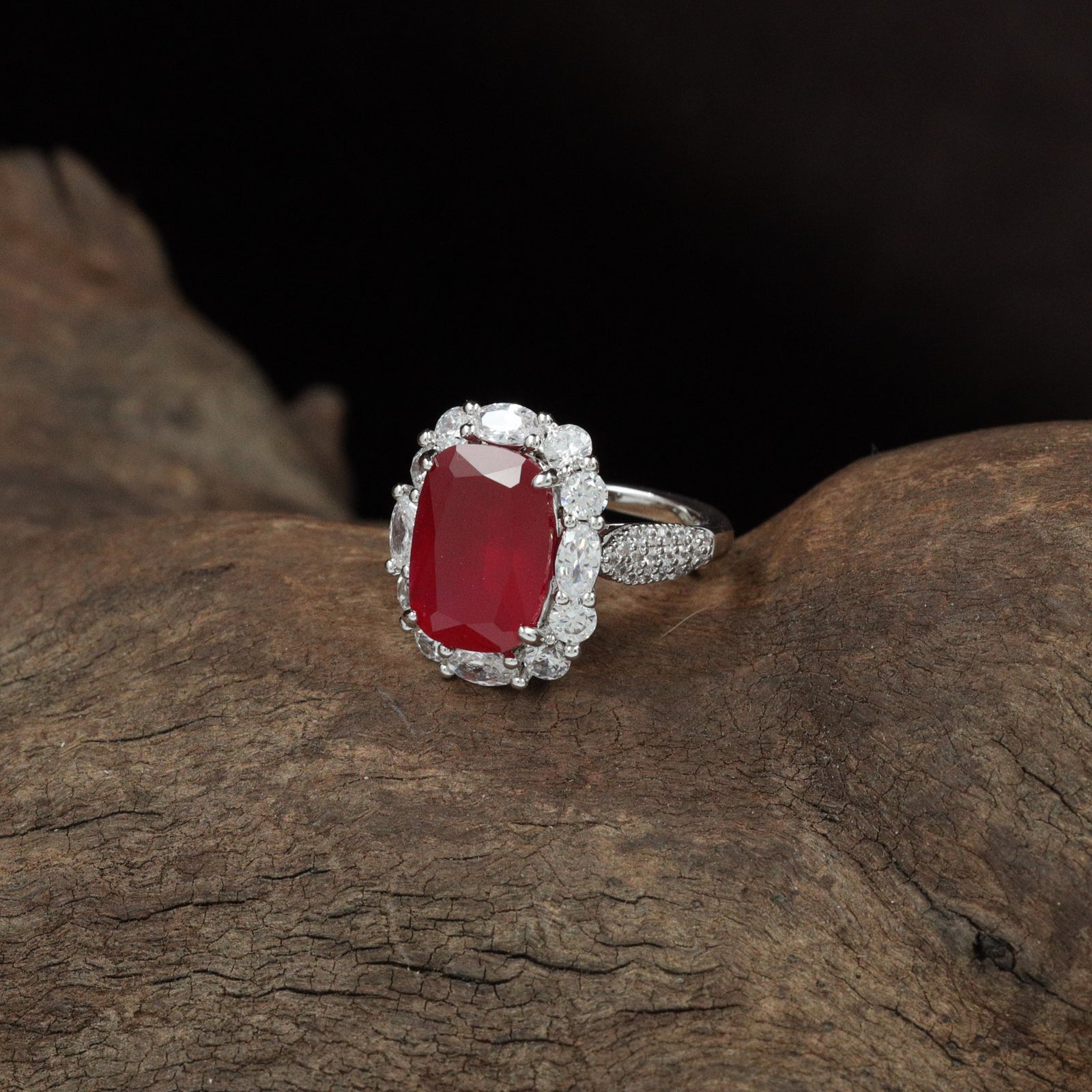 Heritage Halo Finger Ring with Sculpted Side Detailing