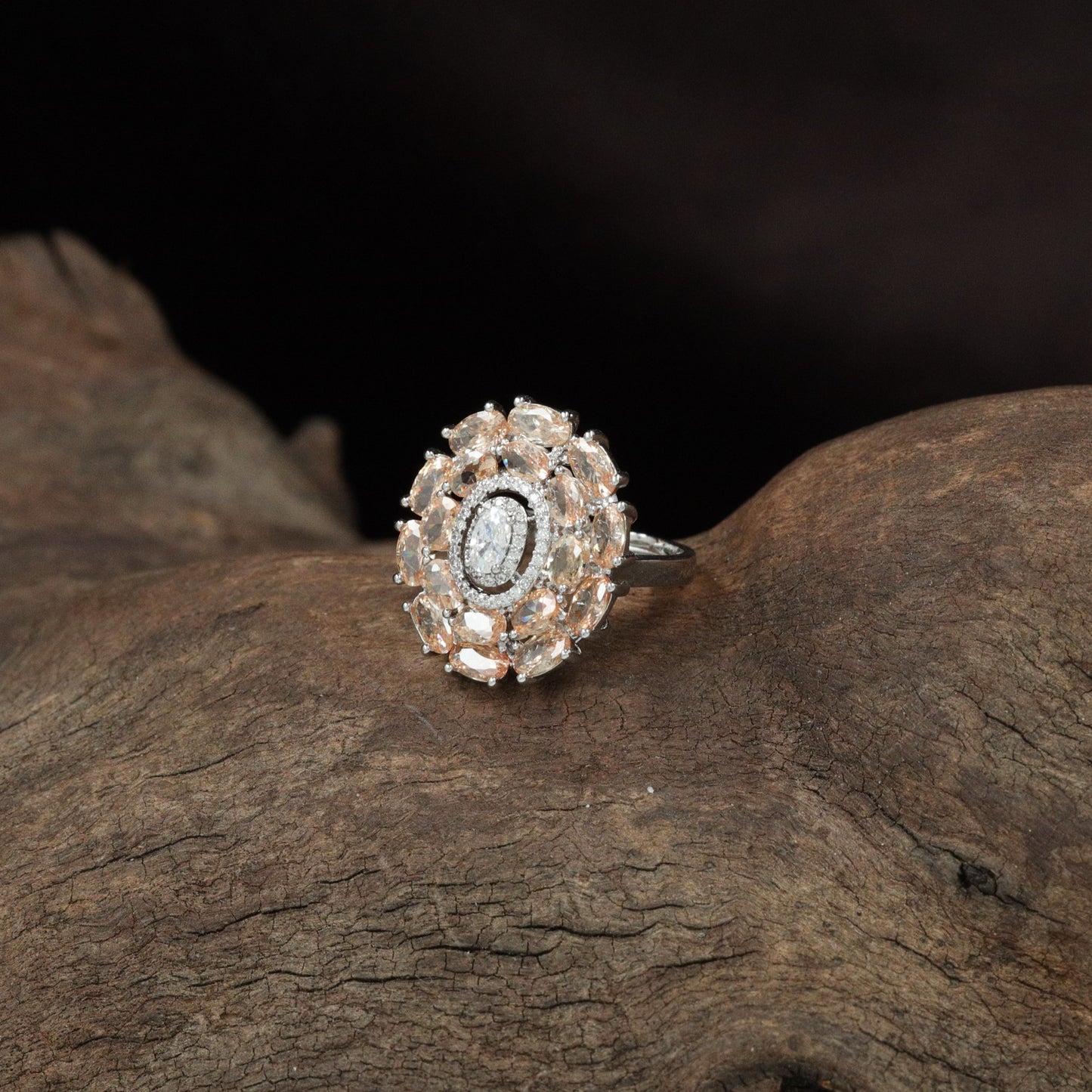 Designer Petal Edge Finger Ring with Layered Oval Formation