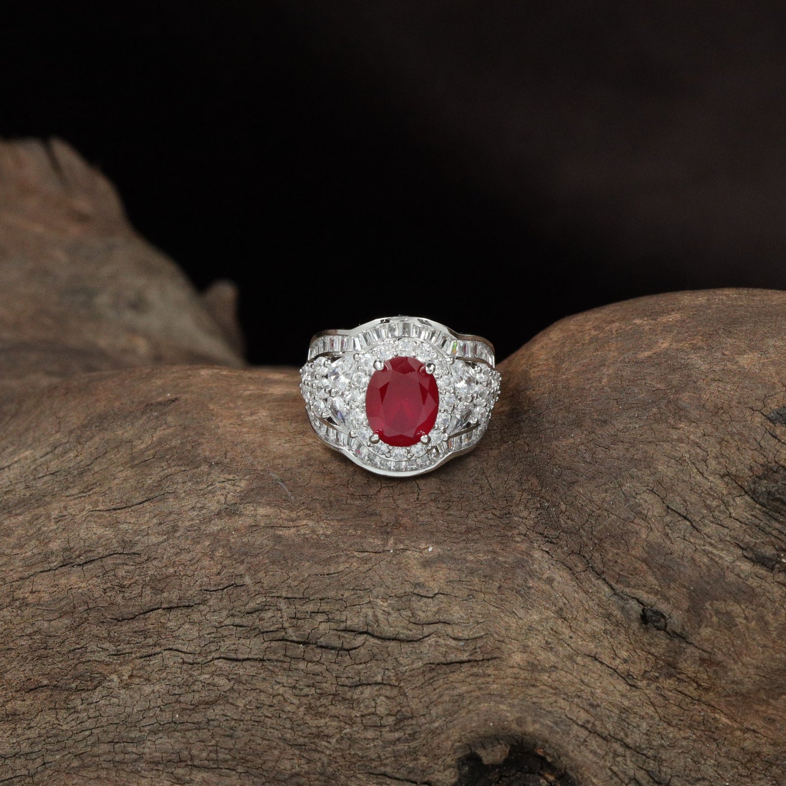 Signature Oval Mount Finger Ring with Curved Stone Border