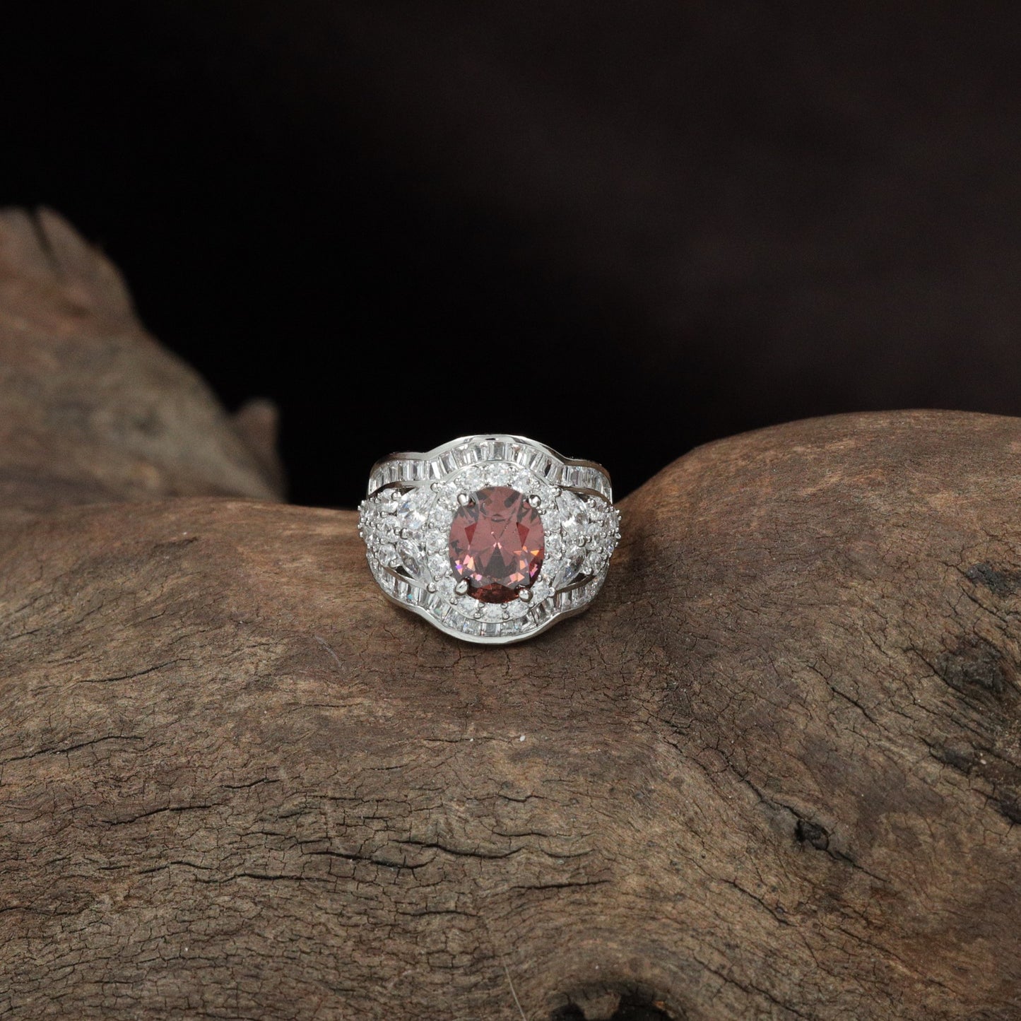 Signature Oval Mount Finger Ring with Curved Stone Border