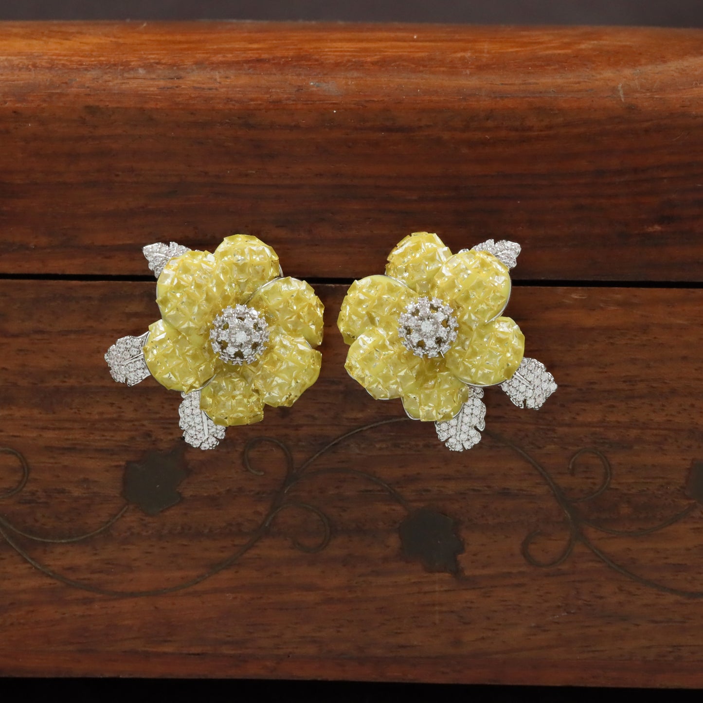Vintage Floral Border Rhodium Stud with Textured Centre Styling