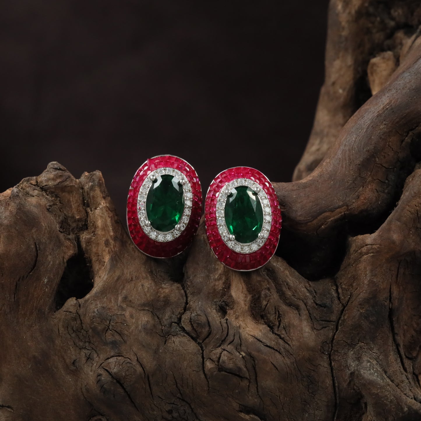 Dazzle Oval Rhodium Stud with Decorative Frame Styling