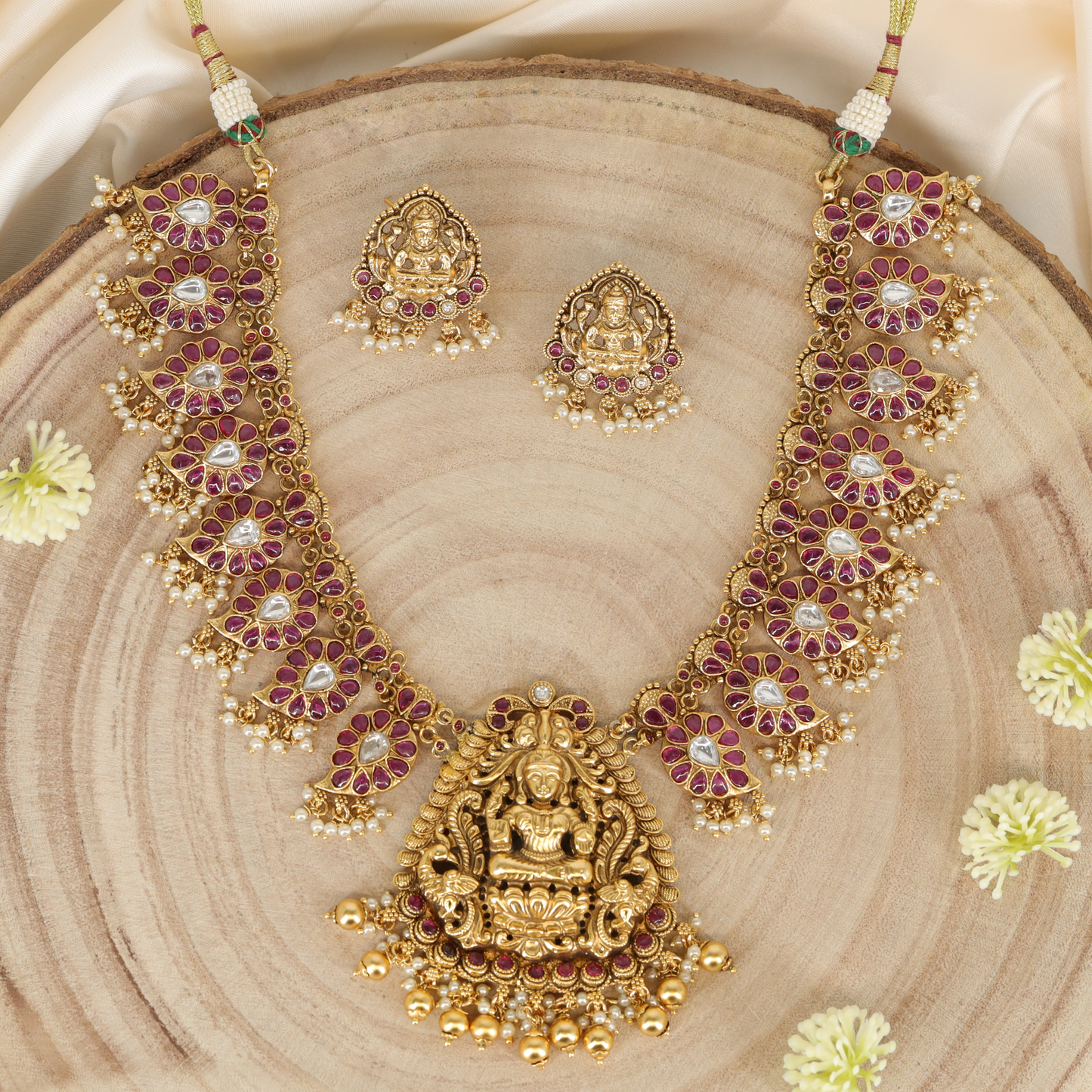Antique Necklace Y107375