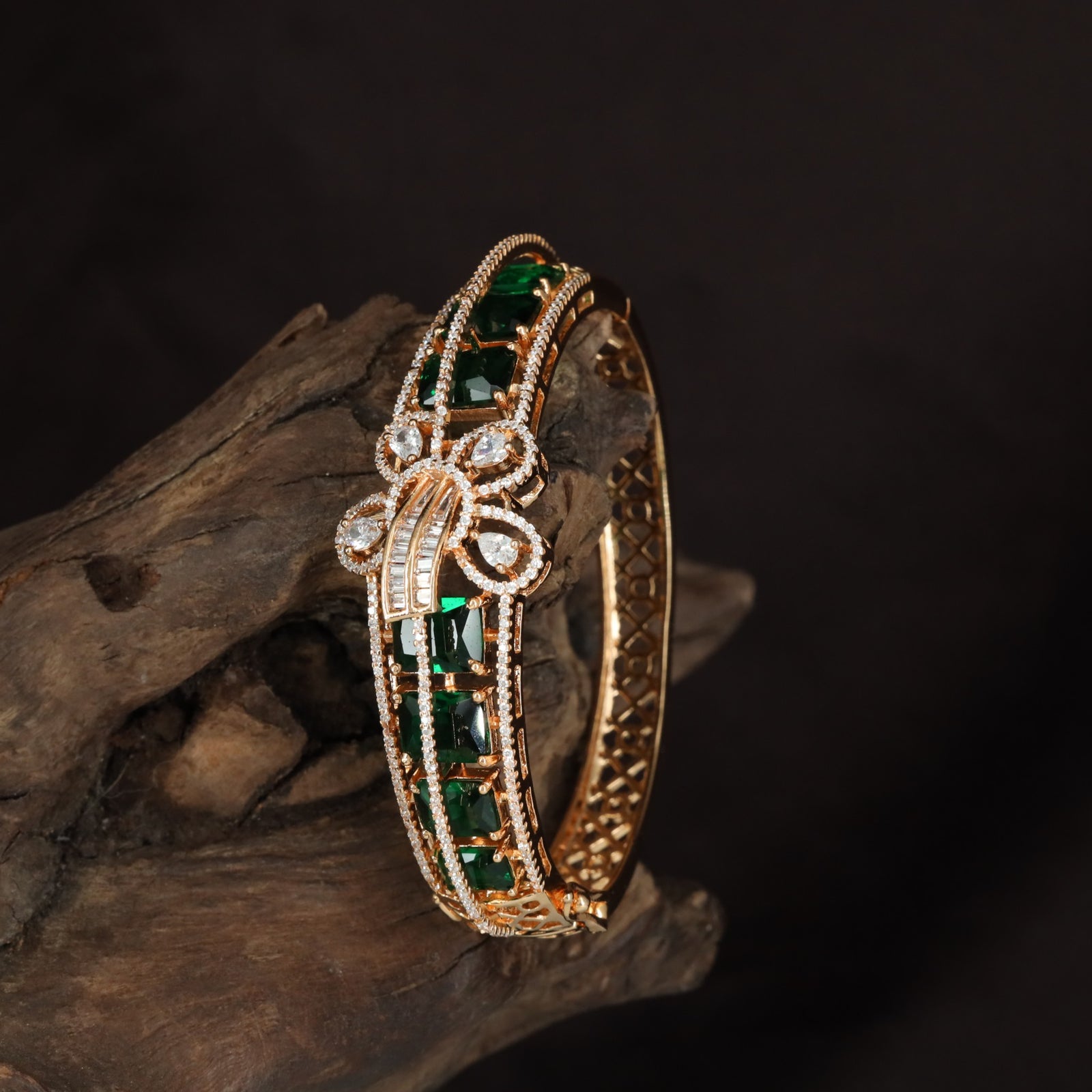 Branchline Kada with Structured Oval Formation