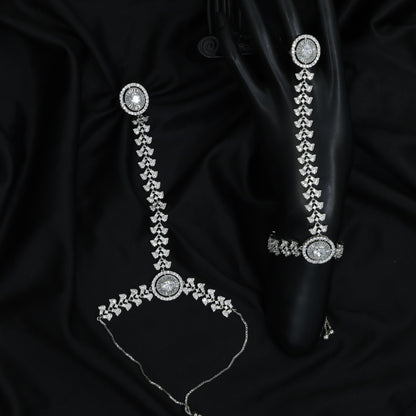 Circular Double Border Panja with Marquise Link Chain Design