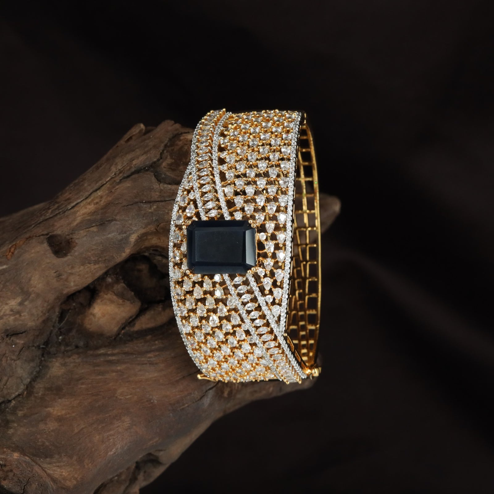 Gridflow Kada with Curved Open Alignment