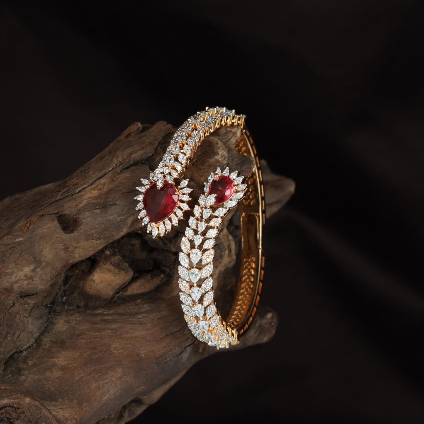 Spine Kada with Elevated Curve Styling