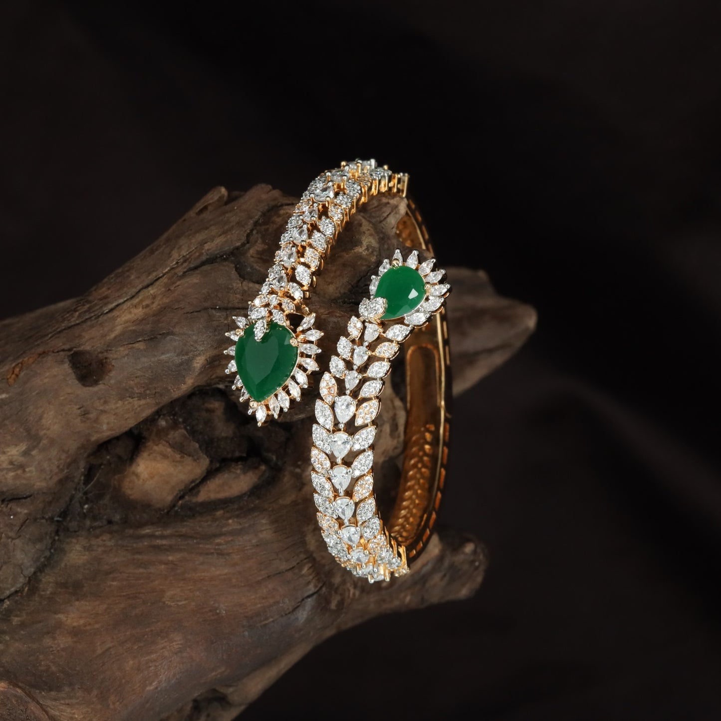 Spine Kada with Elevated Curve Styling