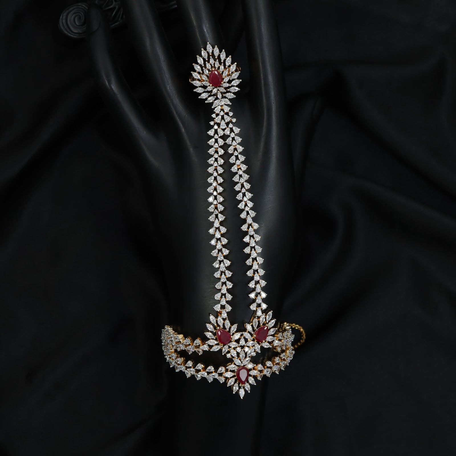 Marquise Chain Panja with Layered Floral Centrepiece