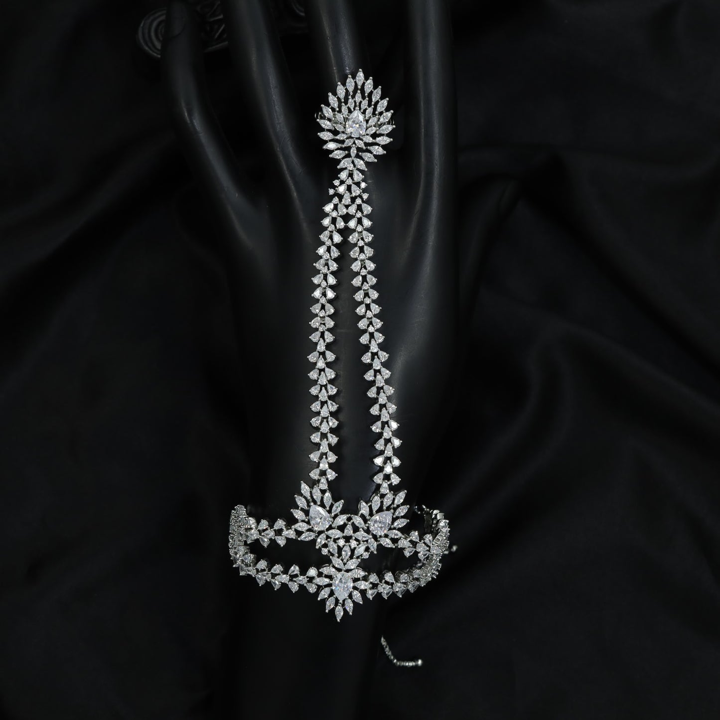 Marquise Chain Panja with Layered Floral Centrepiece