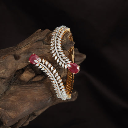 Crossvine Plait Kada with Curved Terminal Accents