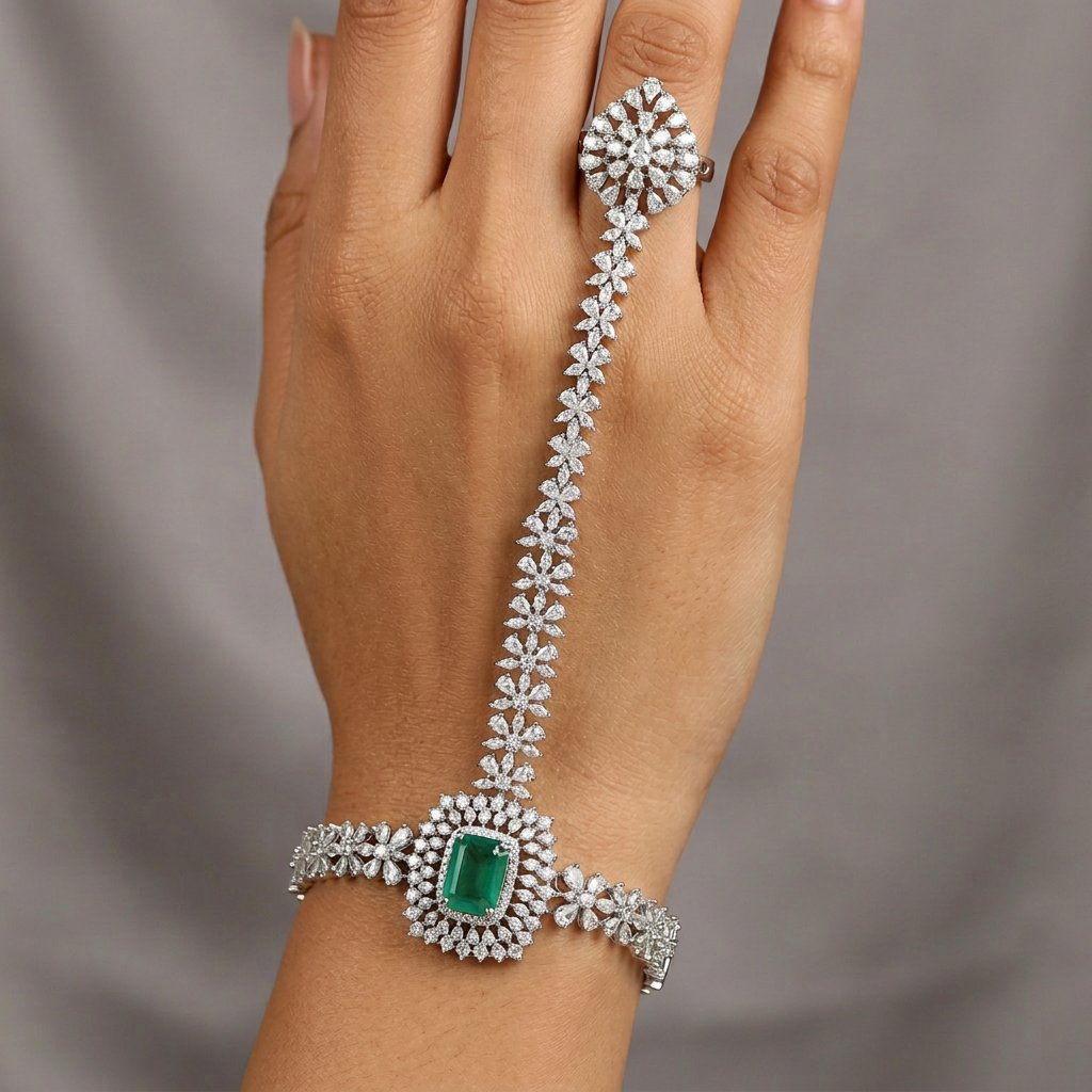 Square Frame Centre Panja with Triple Row Link Chain Design