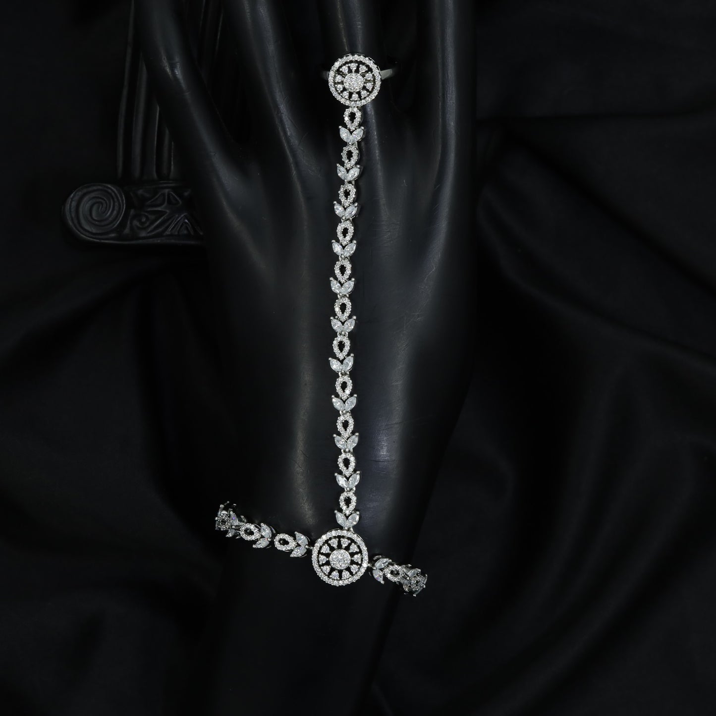Openwork Disc Panja with Symmetrical Hand Harness Pattern
