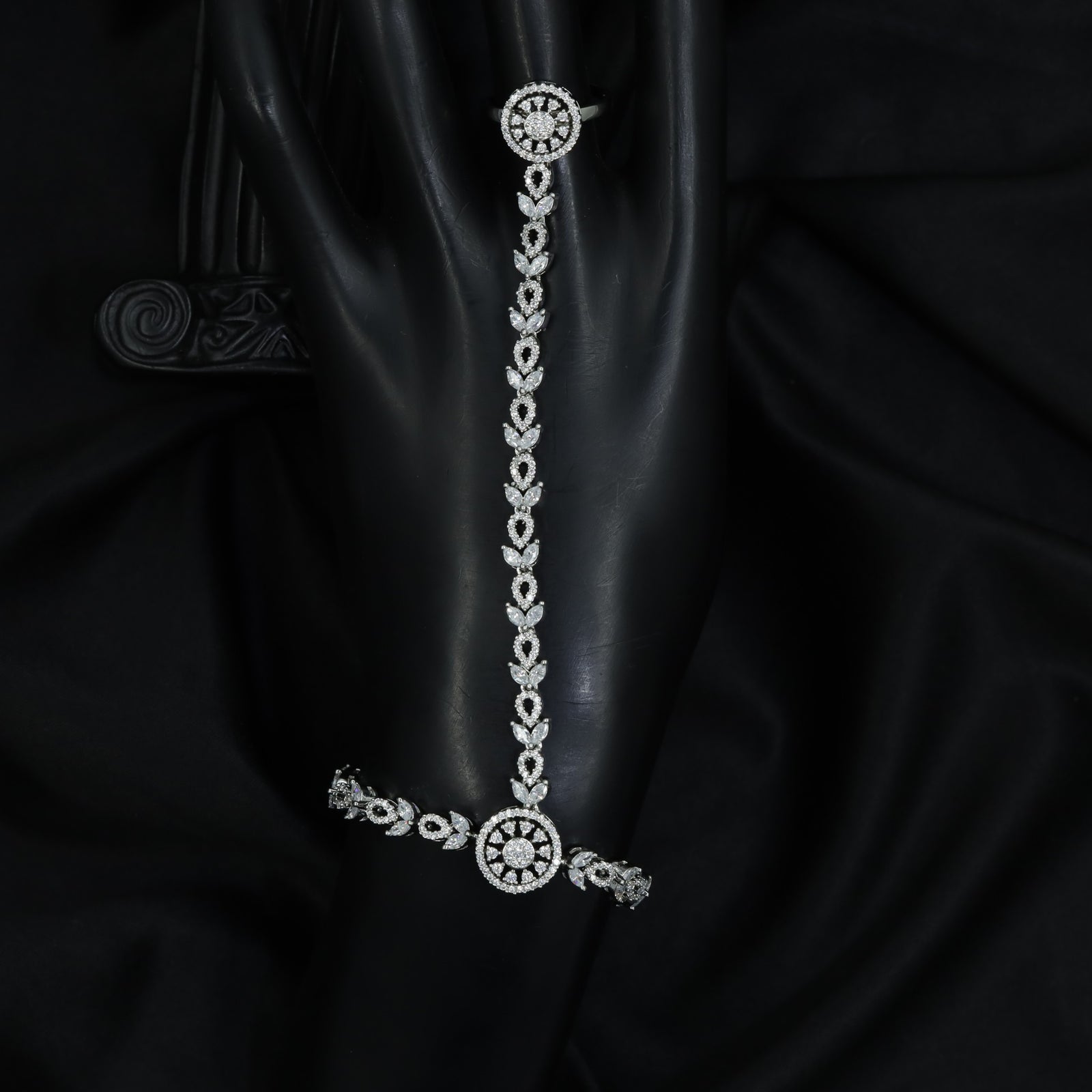 Openwork Disc Panja with Symmetrical Hand Harness Pattern