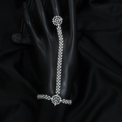 Linear Link Hand Panja with Ornate Round Centre Design