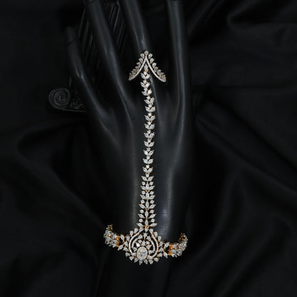 Floral Vine Panja with Radiating Centre Medallion Design