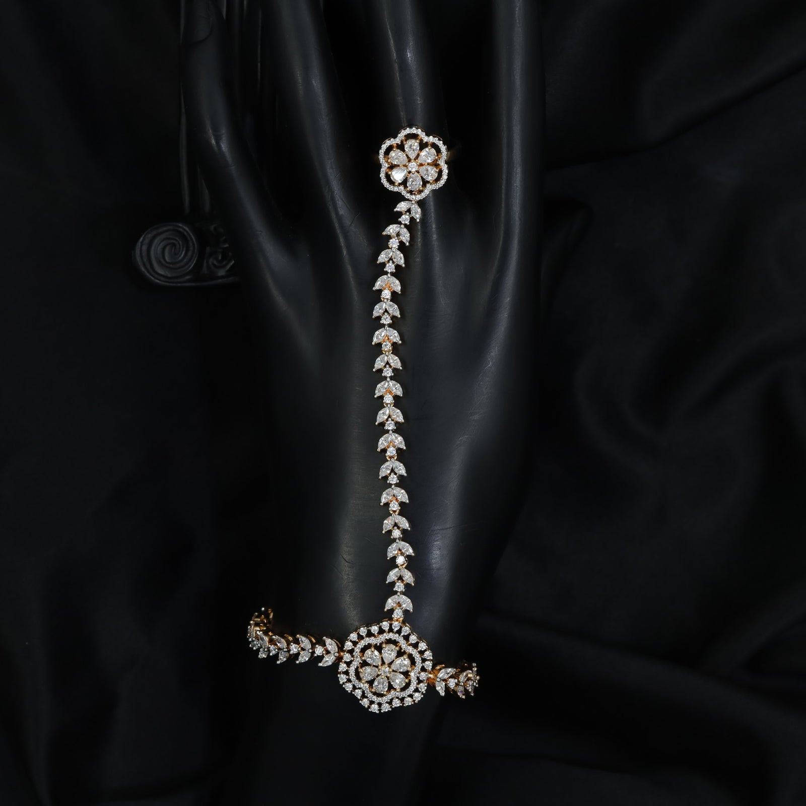Radiant Floral Medallion Panja with Leaf Link Chain Design