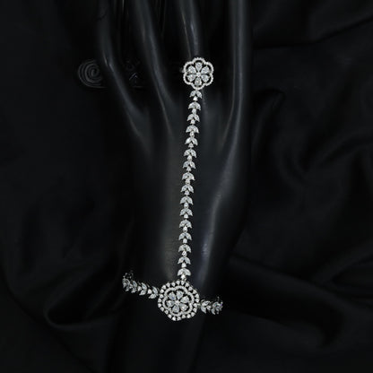 Radiant Floral Medallion Panja with Leaf Link Chain Design