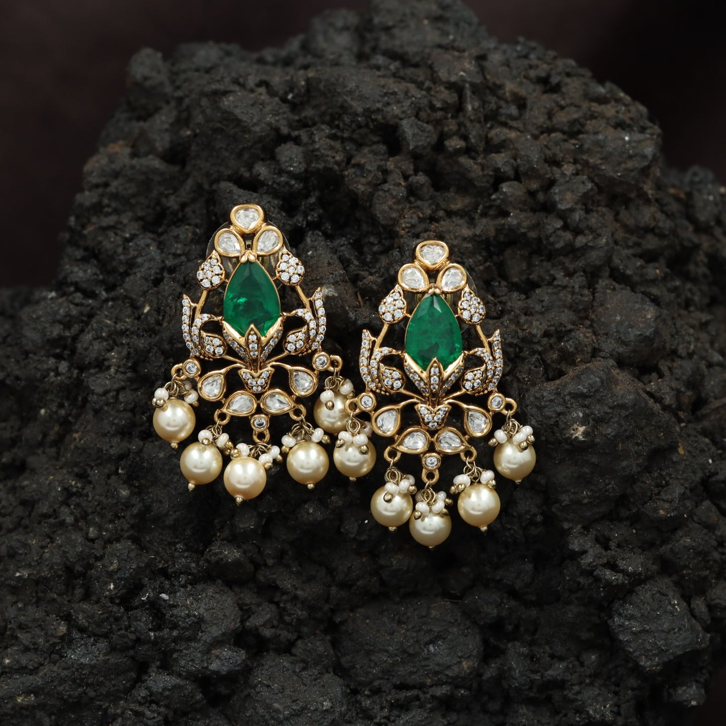 Elite Kundan Hangings With Intricate Fringe And Border Craftsmanship