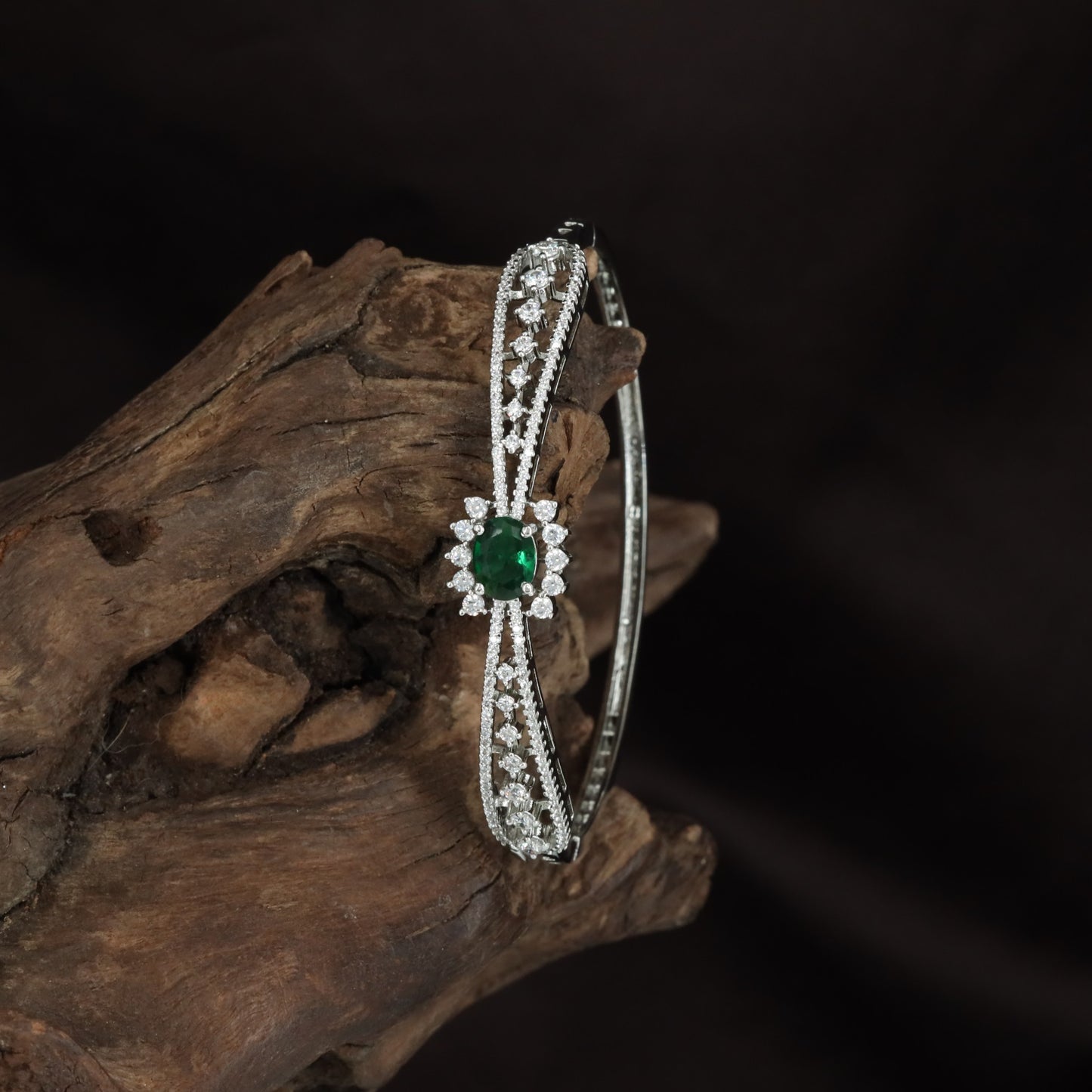 Ripple Spine Kada with Balanced Floral Layout