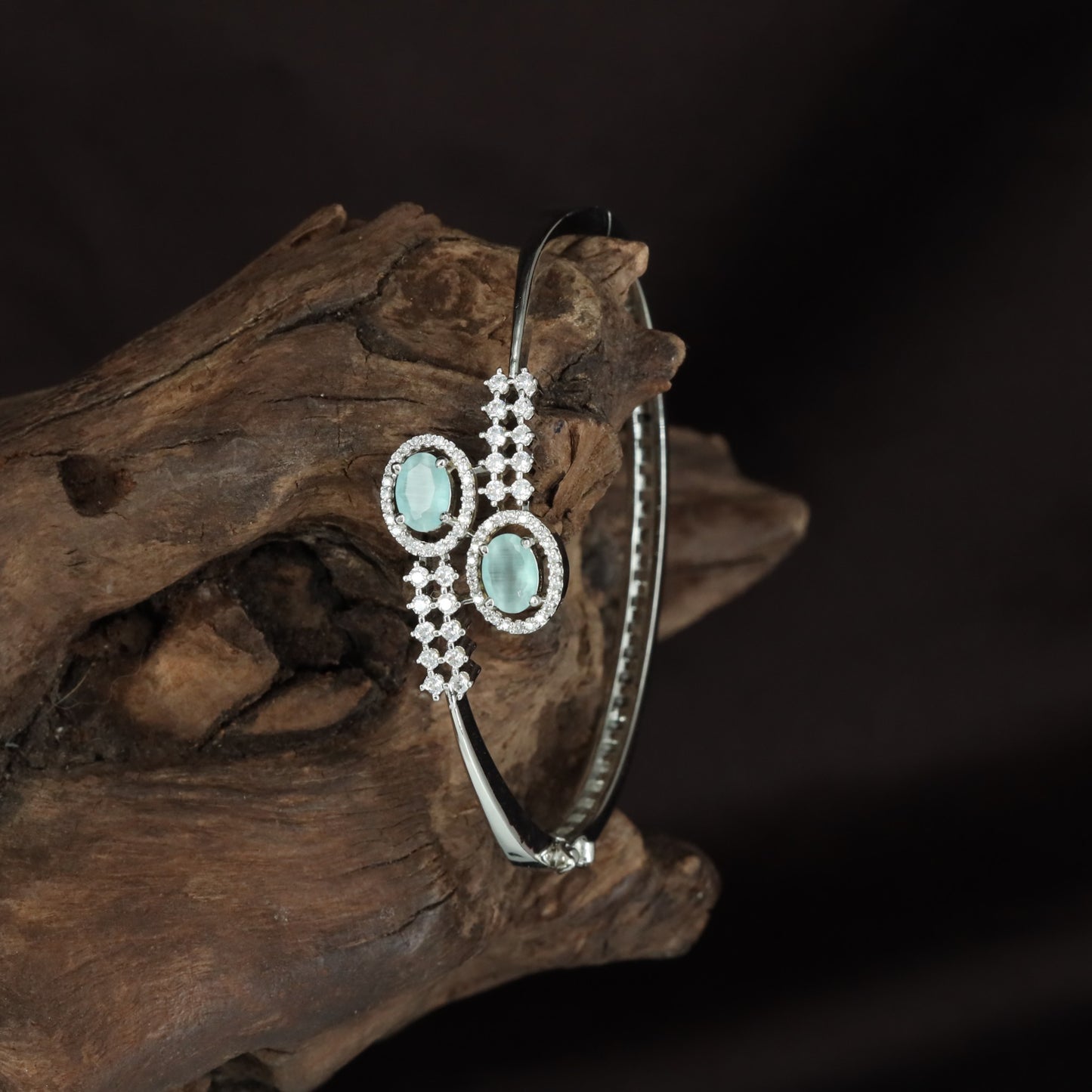 Inset Circle Kada with Raised Border Styling