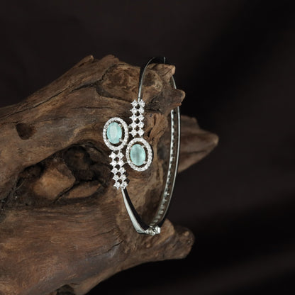 Inset Circle Kada with Raised Border Styling