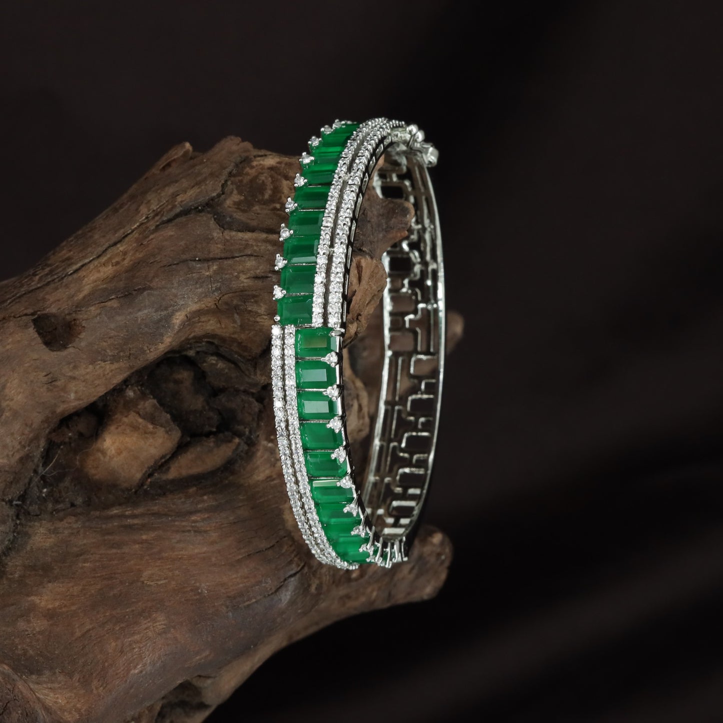 Linked Bar Kada with Elevated Side Detailing