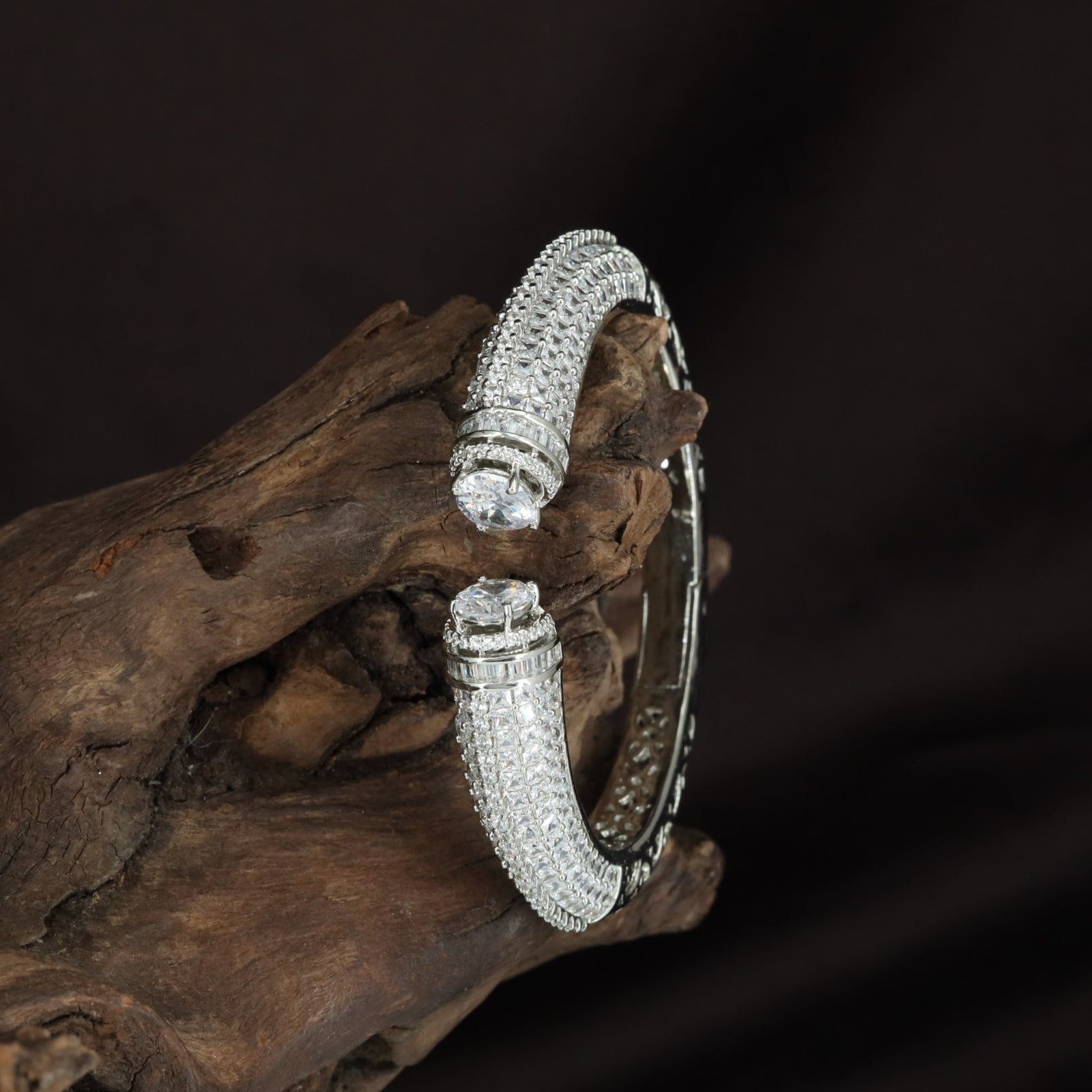 Braided Barrel Kada with Rounded Tip Detailing