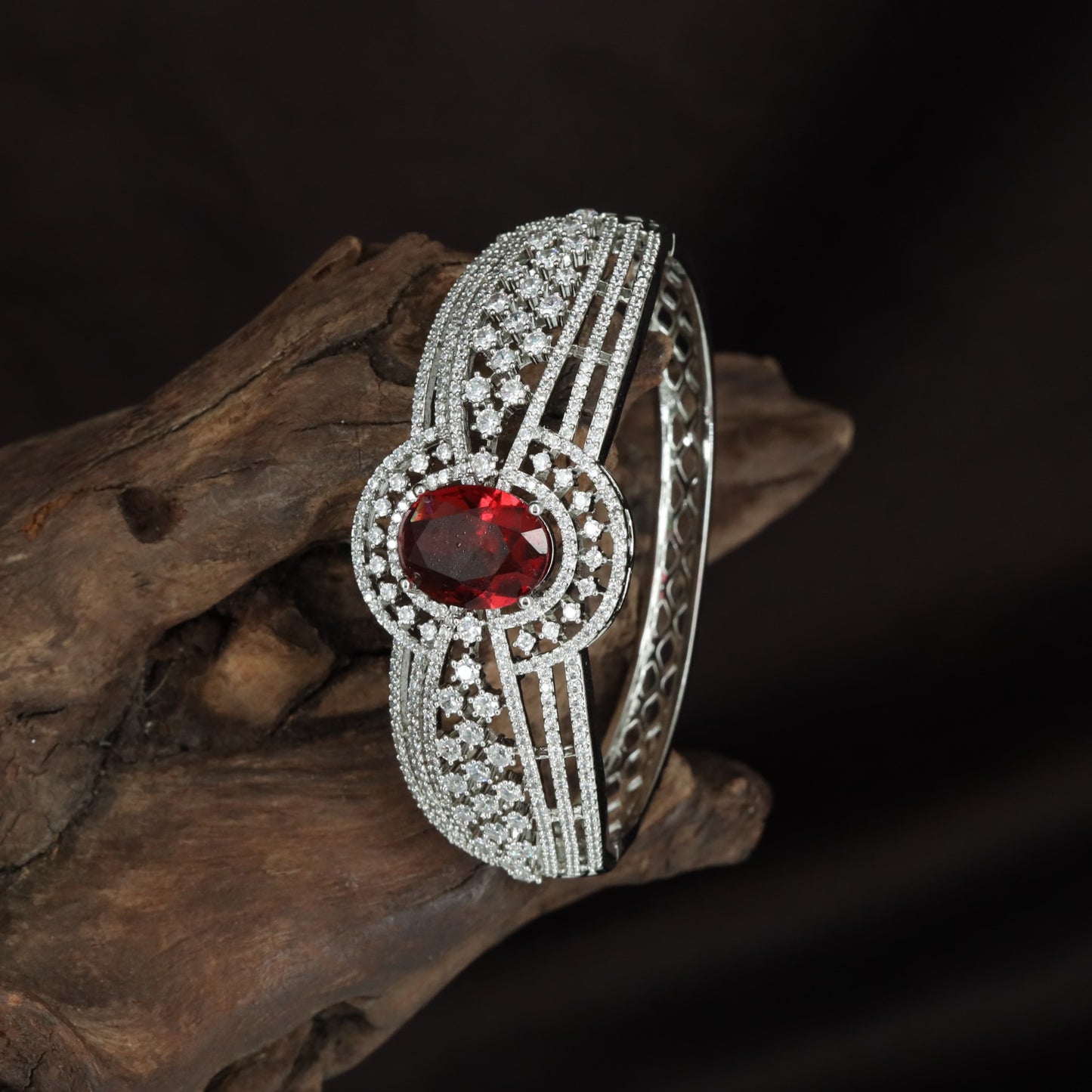 Oval Crest Kada with Parallel Band Detailing
