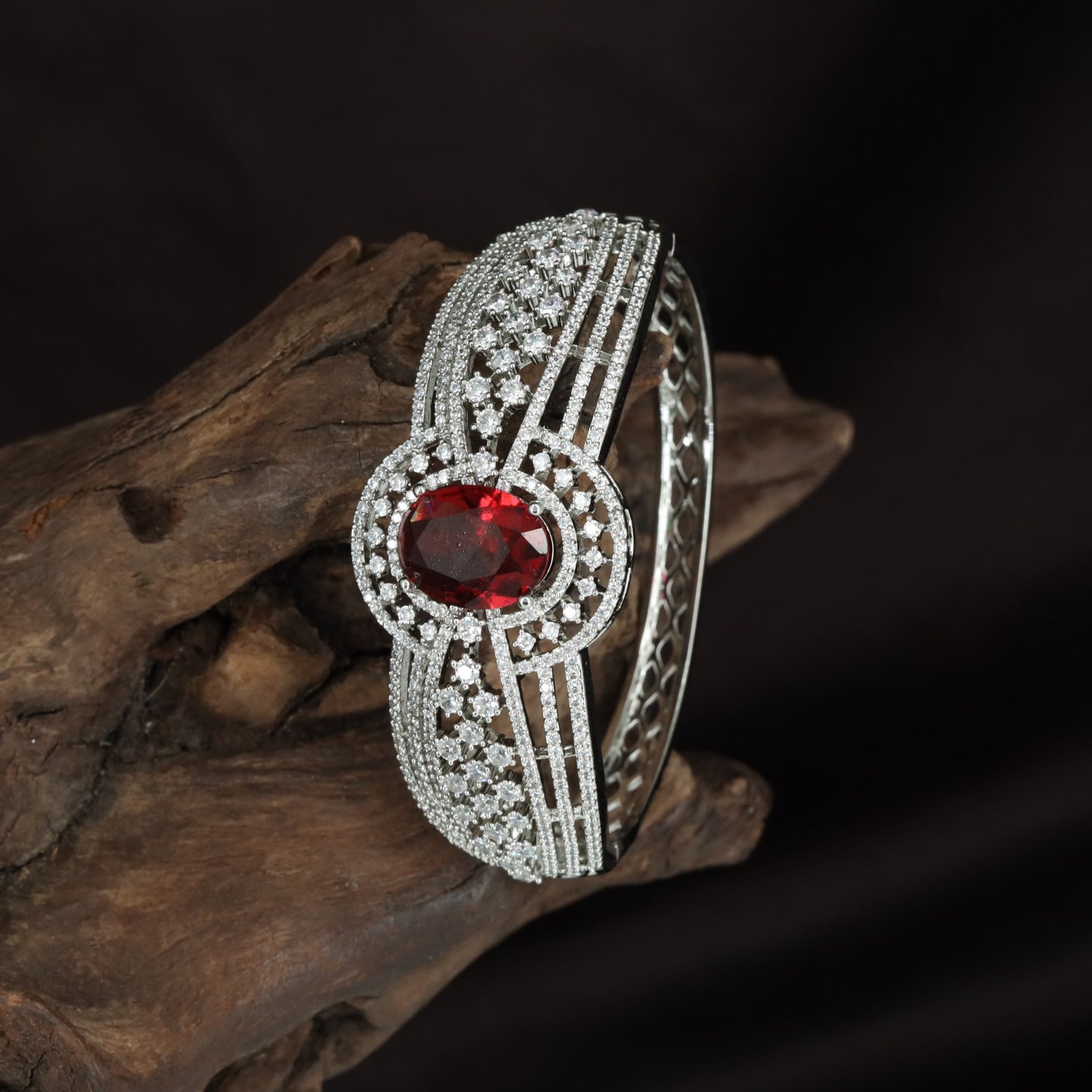 Oval Crest Kada with Parallel Band Detailing
