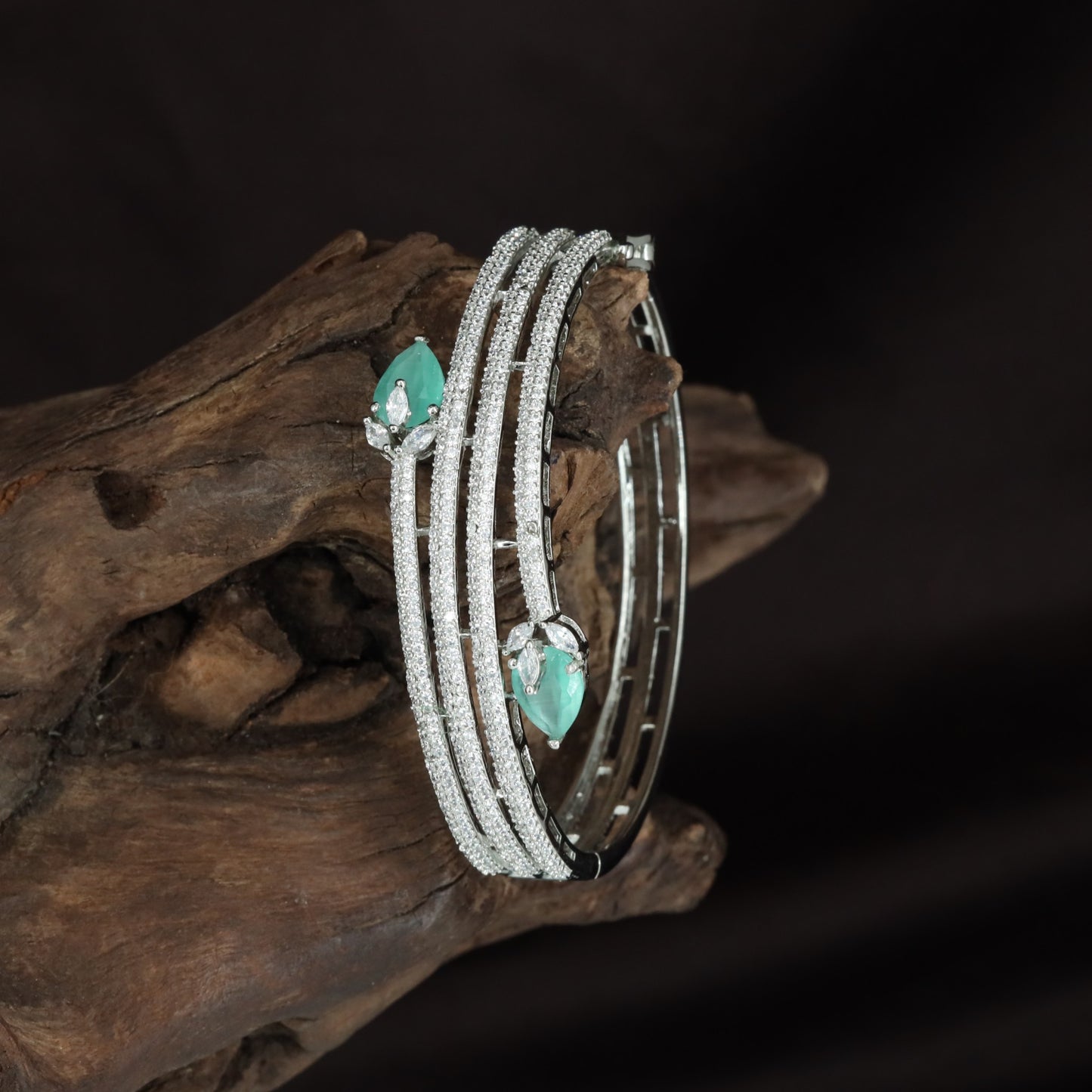 Ripple Band Kada with Open Curve Structure
