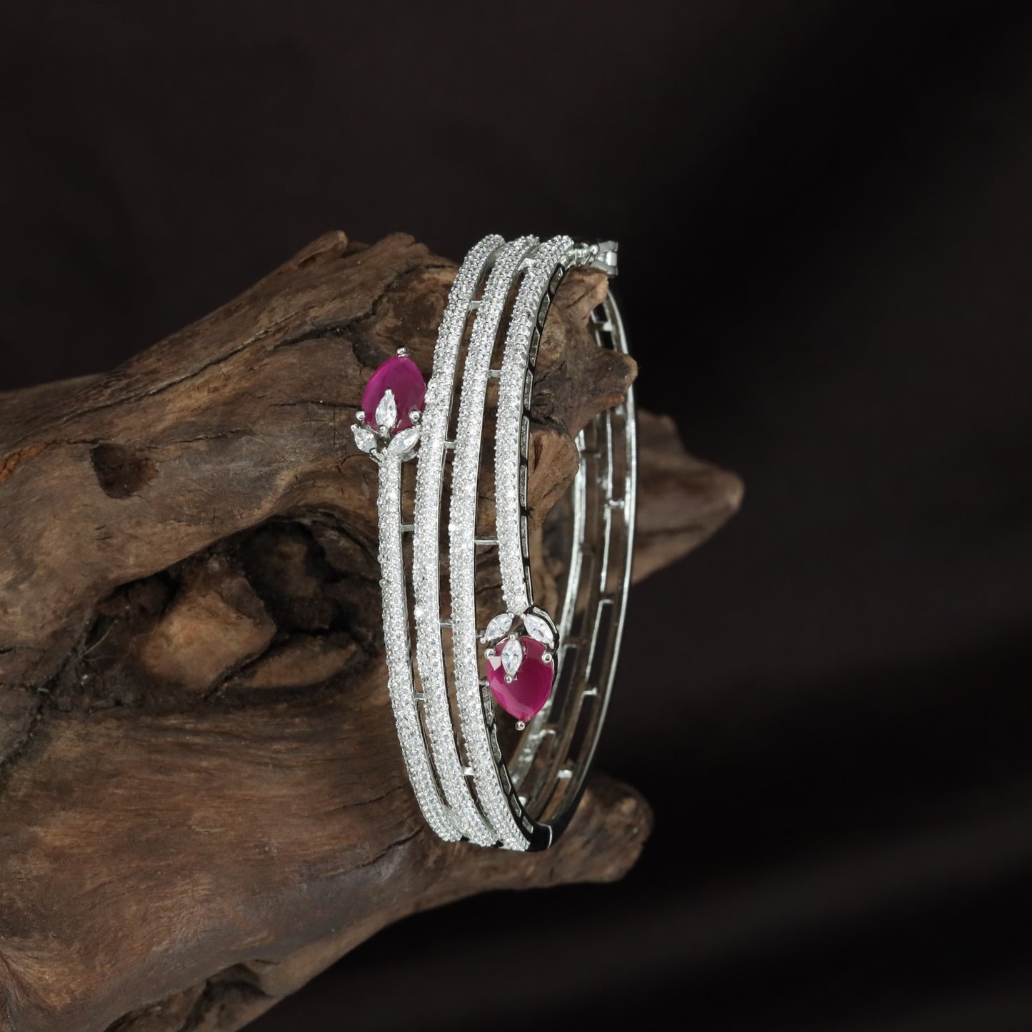 Ripple Band Kada with Open Curve Structure