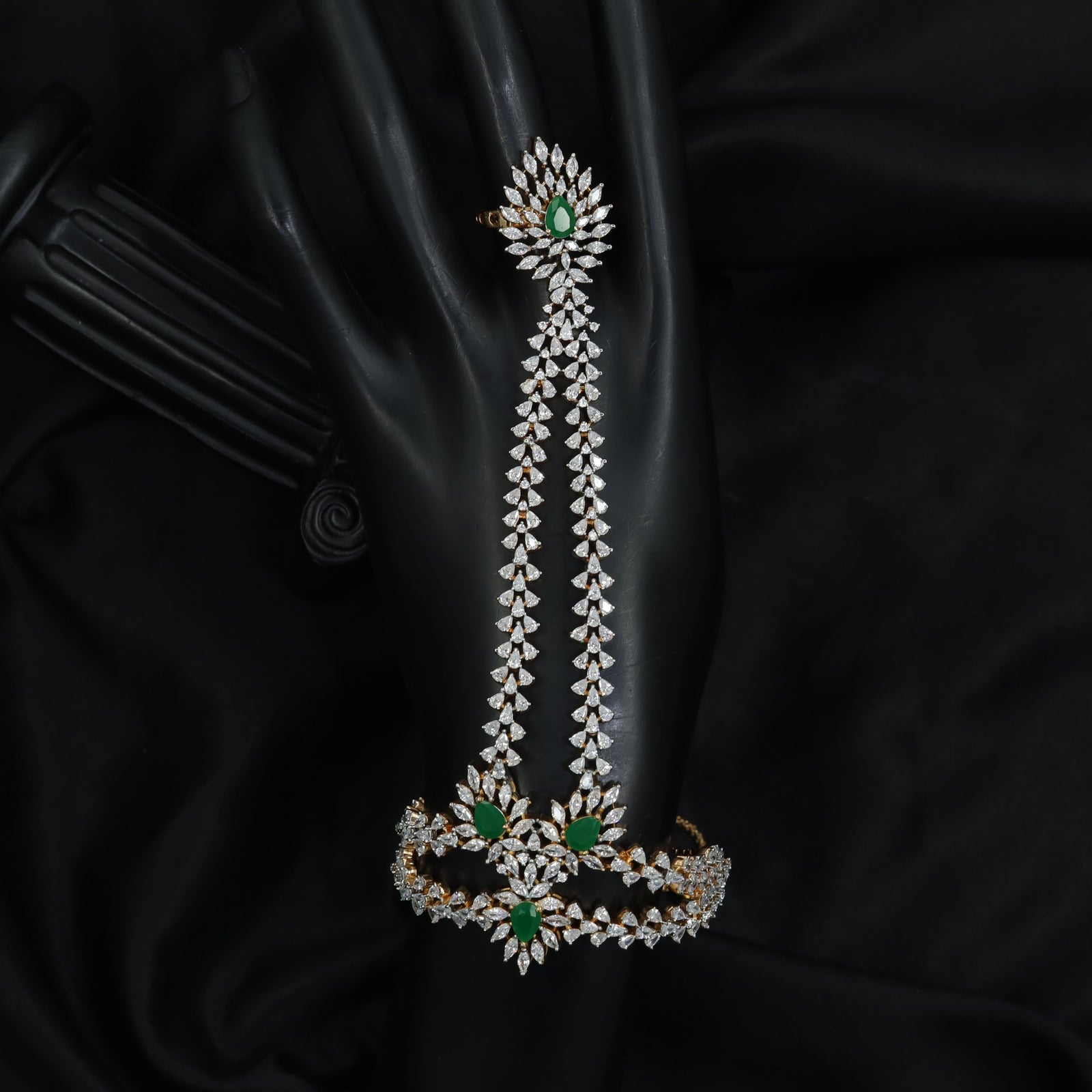 Exquisite Cascade Chain Panja with Floral Centre Arrangement