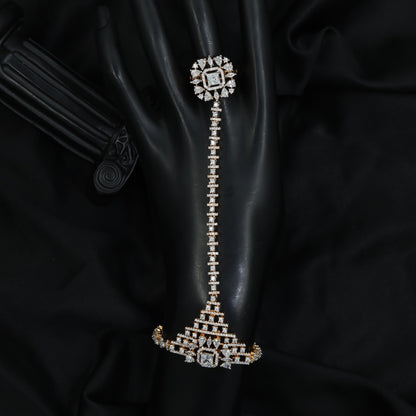 Heritage Linear Chain Panja with Geometric Centre Connector