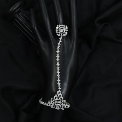 Heritage Linear Chain Panja with Geometric Centre Connector