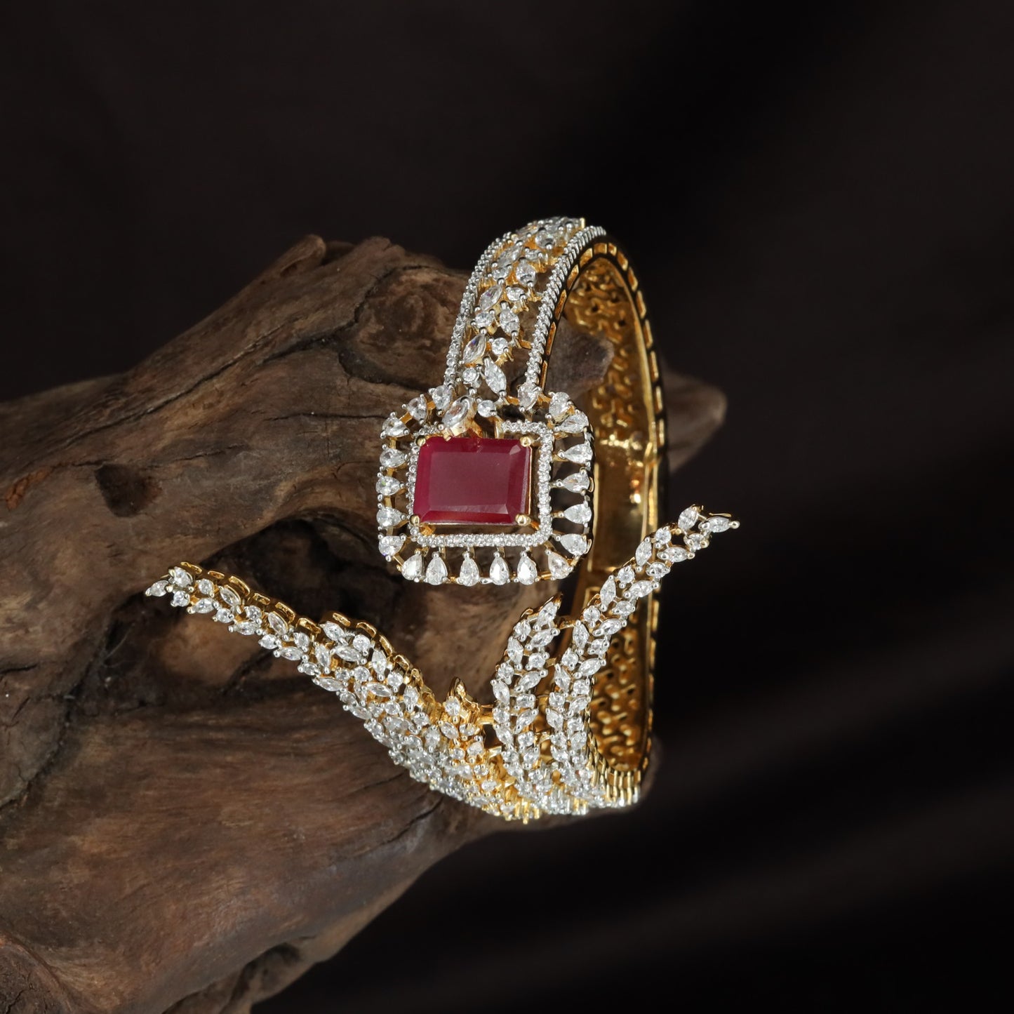 Feather Crest Kada with Square Crown Detailing