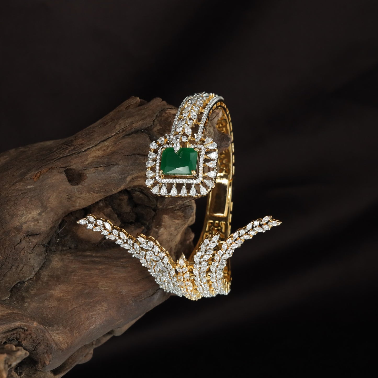 Feather Crest Kada with Square Crown Detailing