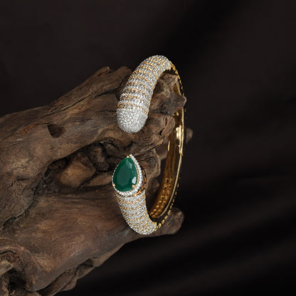 Bulged Frame Kada with Structured Open Formation