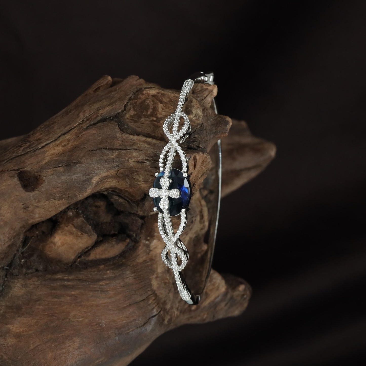 Domed Swirl Kada with Structured Side Styling