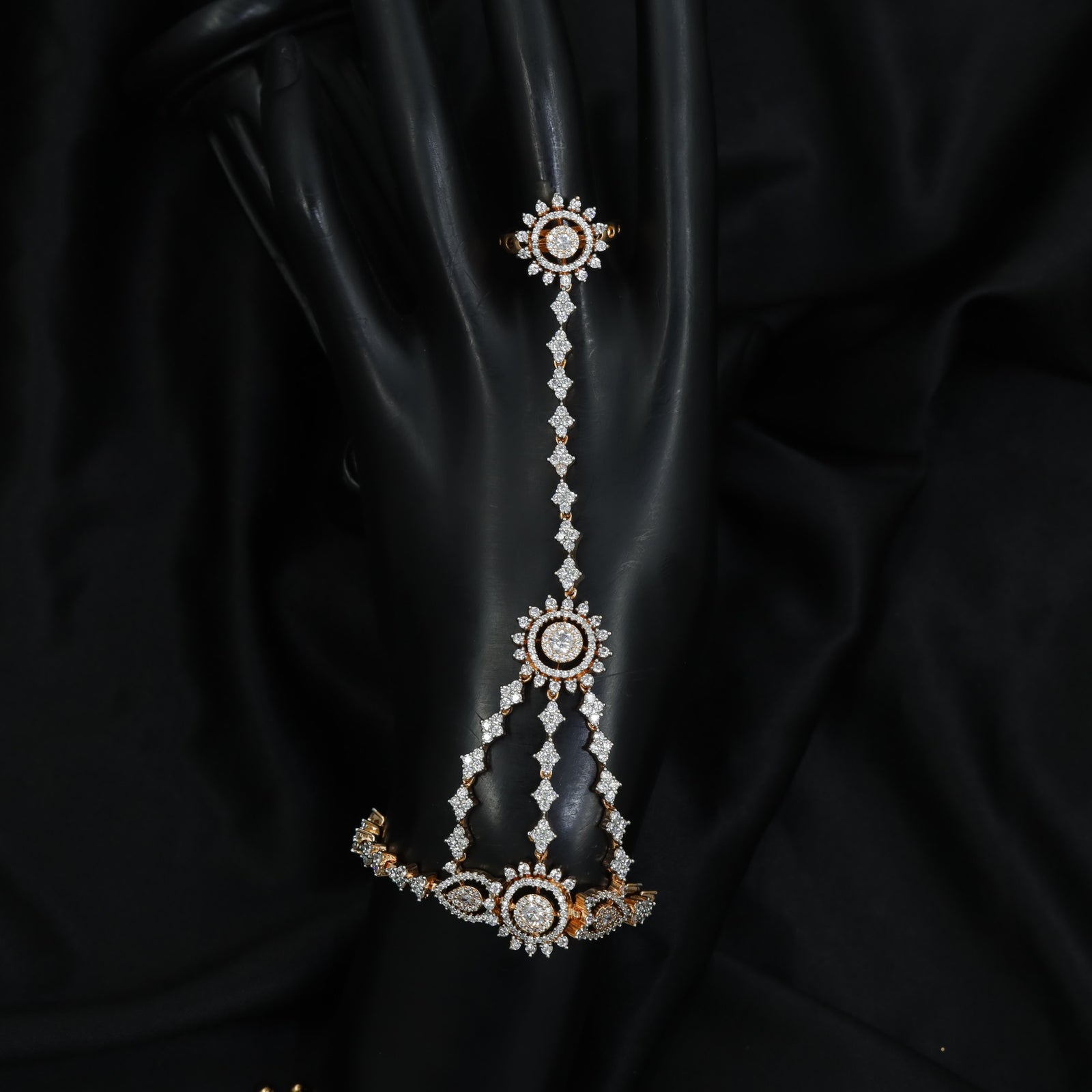 Circular Frame Panja with Coordinated Wrist Detailing