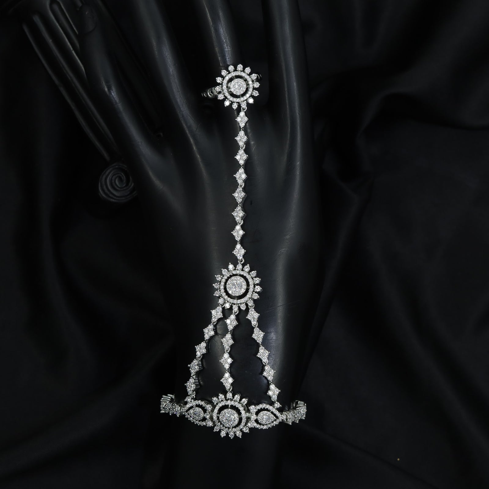 Circular Frame Panja with Coordinated Wrist Detailing