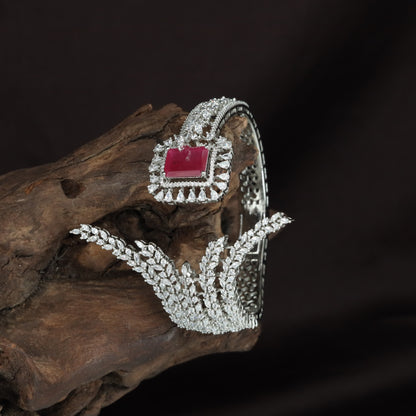 Feather Sweep Kada with Raised Crest Detailing