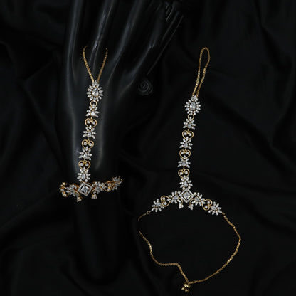 Luxora Heart Link Panja with Coordinated Wrist Detailing