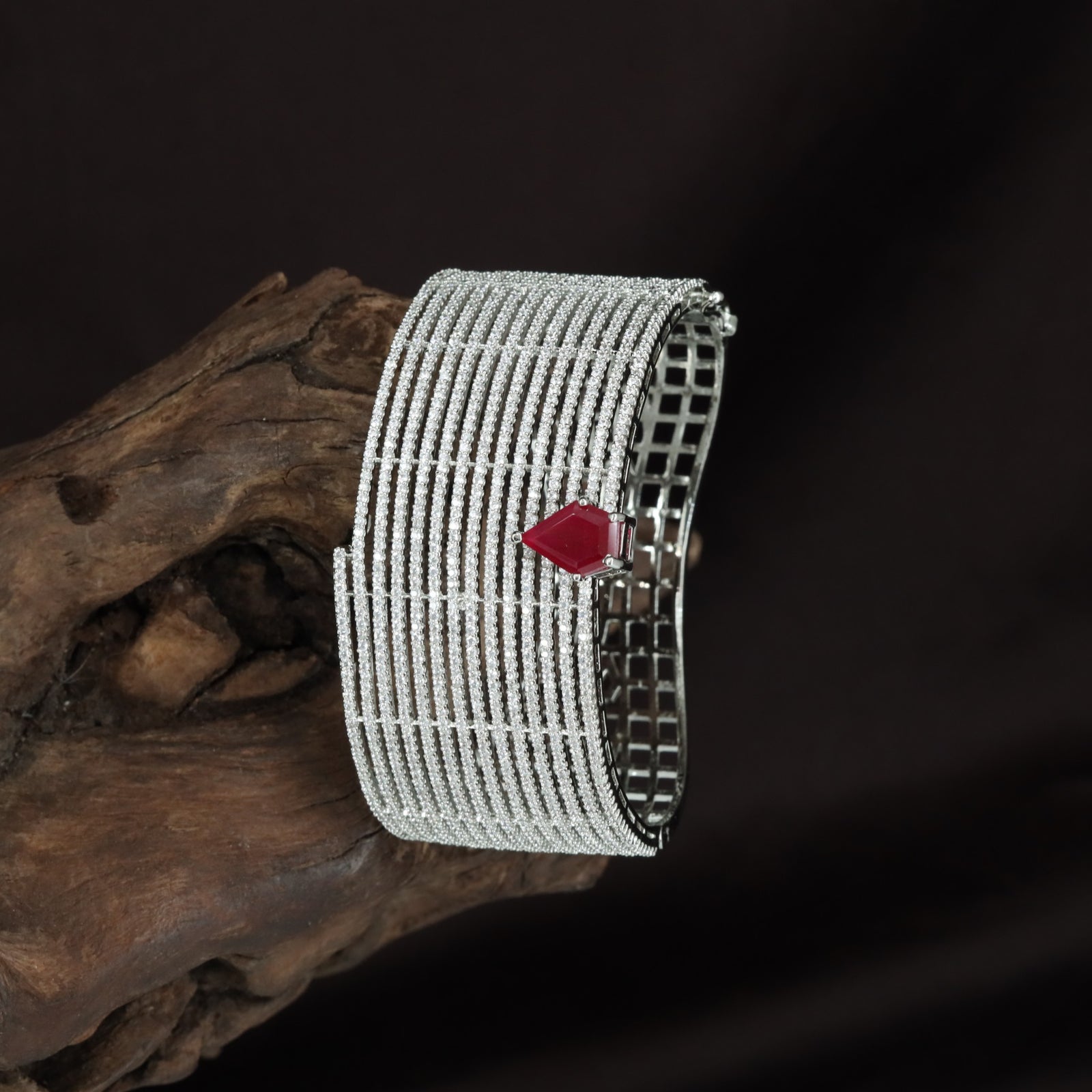 Crosswoven Crest Kada with Raised Border Styling